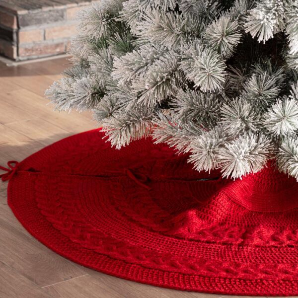 Glitzhome 52 in. D Knitted Acrylic Red Christmas Tree Skirt